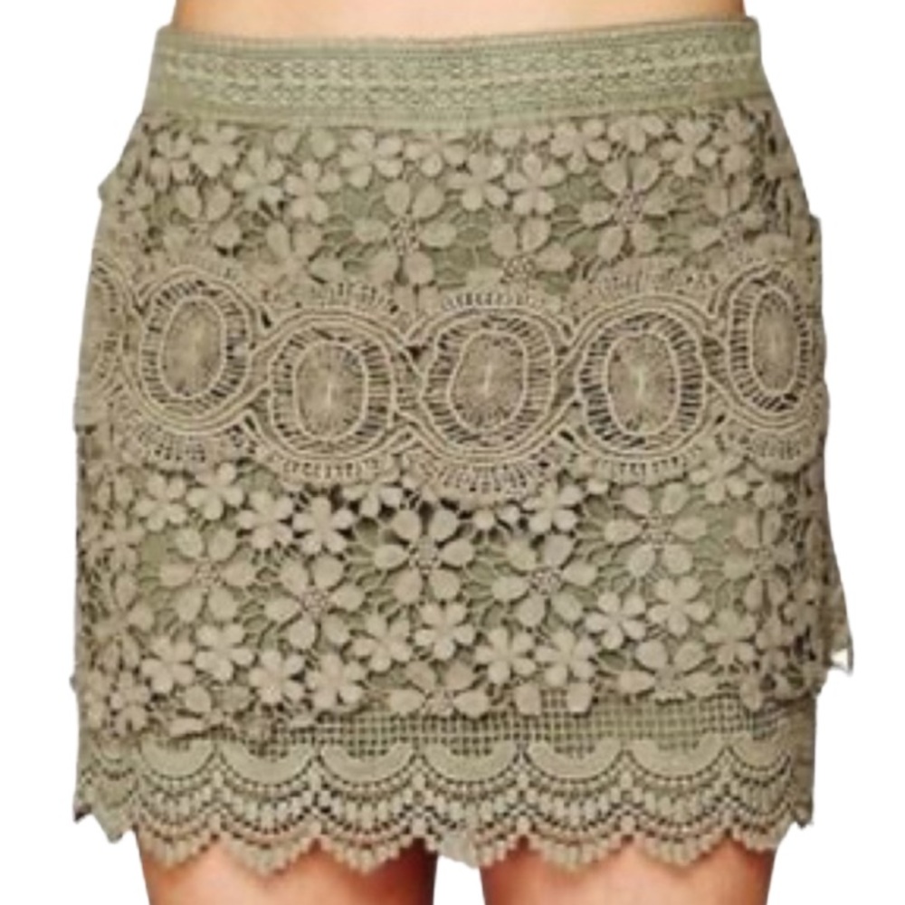 Free People Olive Green Crochet Tiered Lace Mini Skirt size women’s 8 - medium
